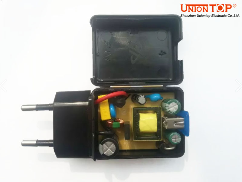 UT28C-1USB5V1A智能充电器